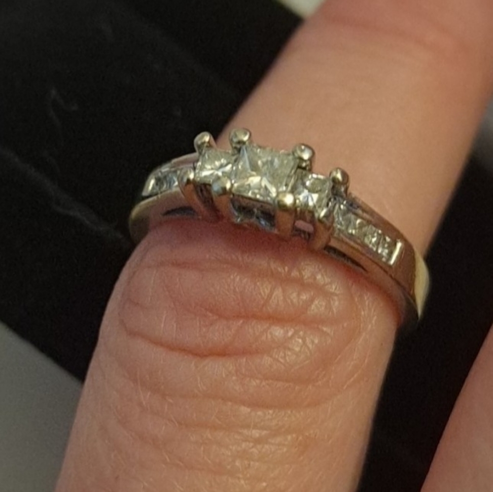 Kay Jewelers Engagement Ring 1/2 carat - Picture 4 of 9